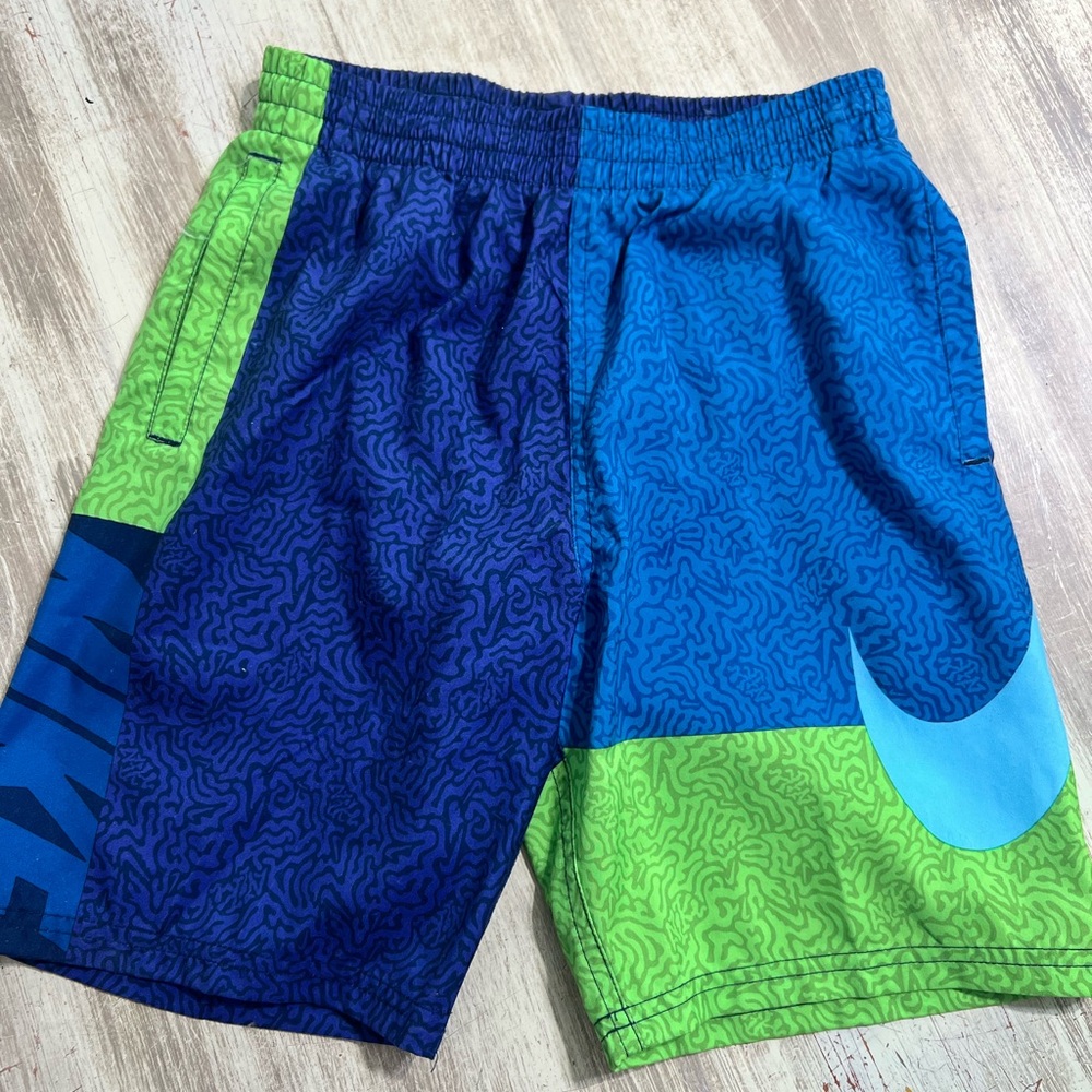 Boys Nike Swim Blue and Green Athletic Shorts Lightweight Moisture-Wicking
